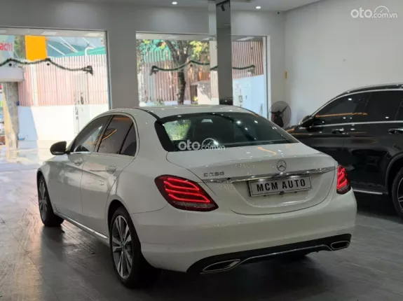 Mercedes-Benz C250 Exclusive 2018 - Xe option chất lượng, xe bảo dưỡng hãng đầy đủ
