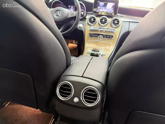 Mercedes-Benz C250 Exclusive 2018 - Xe option chất lượng, xe bảo dưỡng hãng đầy đủ