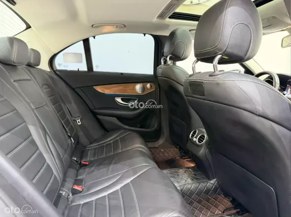 Mercedes-Benz C250 Exclusive 2018 - Xe option chất lượng, xe bảo dưỡng hãng đầy đủ