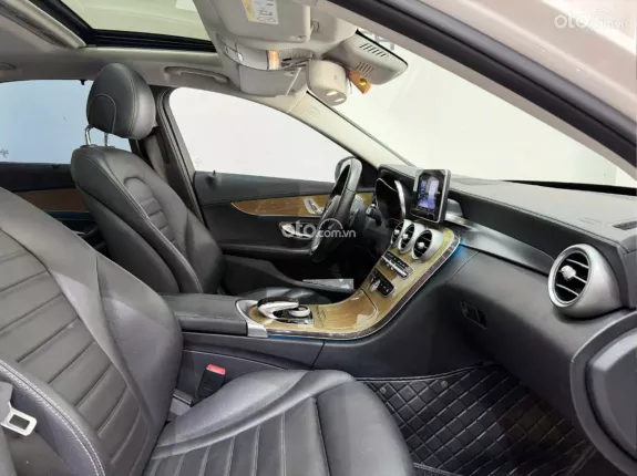 Mercedes-Benz C250 Exclusive 2018 - Xe option chất lượng, xe bảo dưỡng hãng đầy đủ