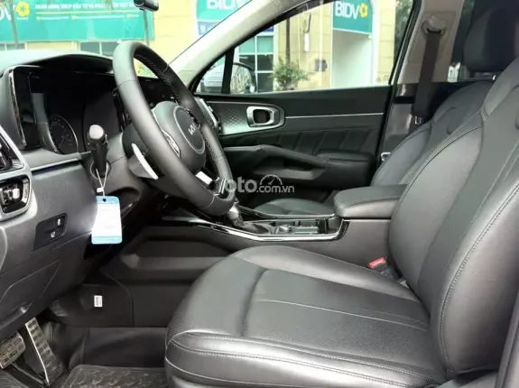 Kia Sorento 2.2D Luxury 2024 - 7 chỗ rộng rãi, Odo zin 4v km
