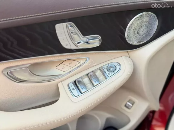 Mercedes-Benz GLC 300 4Matic 2018 - Odo 6,3v miles cực đẹp