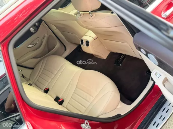 Mercedes-Benz GLC 300 4Matic 2018 - Odo 6,3v miles cực đẹp