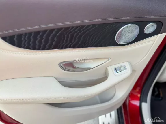 Mercedes-Benz GLC 300 4Matic 2018 - Odo 6,3v miles cực đẹp