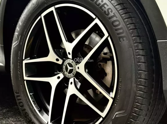 Mercedes-Benz GLC 300 4Matic 2018 - Tư nhân chính chủ, odo 6v miles cực đẹp