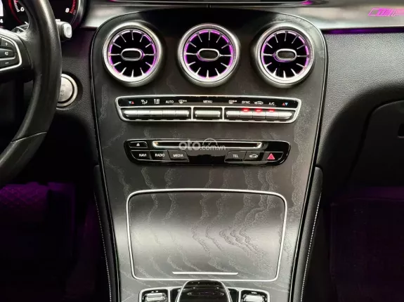 Mercedes-Benz GLC 300 4Matic 2018 - Tư nhân chính chủ, odo 6v miles cực đẹp