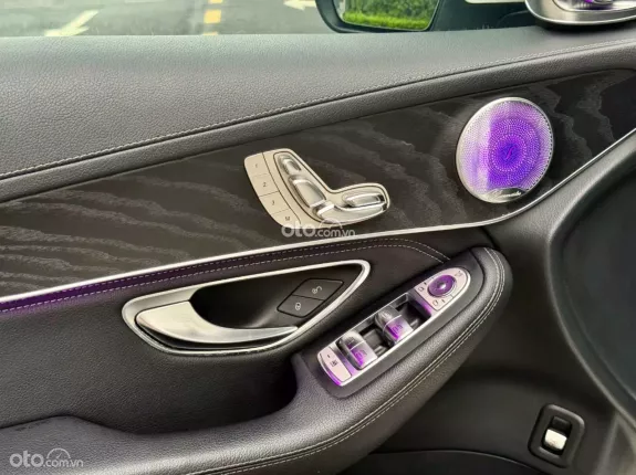 Mercedes-Benz GLC 300 4Matic 2018 - Tư nhân chính chủ, odo 6v miles cực đẹp