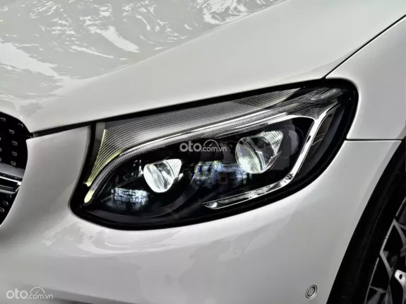 Mercedes-Benz GLC 300 4Matic 2018 - Tư nhân chính chủ, odo 6v miles cực đẹp