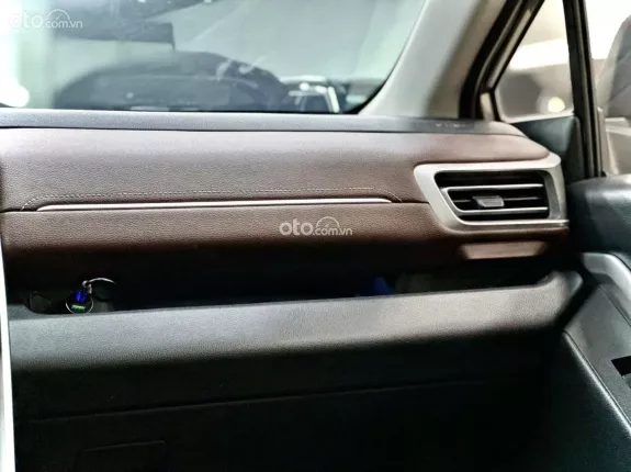 Toyota Innova Cross 2025 - Full lịch sử hãng