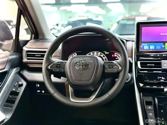 Toyota Innova Cross 2025 - Full lịch sử hãng