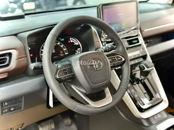 Toyota Innova Cross 2025 - Full lịch sử hãng