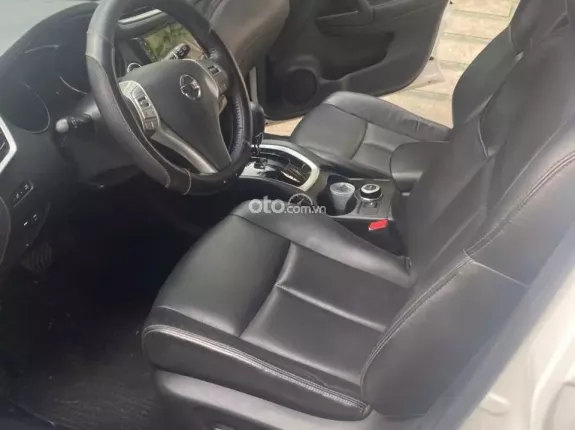 Nissan X trail 2.5 SV 4WD 2020 - Nissan X trail 2.5 SV bản 2 cầu cao cấp Sản xuất và đăng ký năm 2020 1 chủ từ đầu