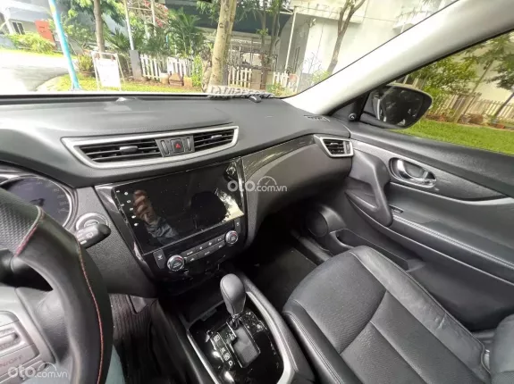 Nissan X trail 2.5 SV 4WD 2020 - Nissan X trail 2.5 SV bản 2 cầu cao cấp Sản xuất và đăng ký năm 2020 1 chủ từ đầu