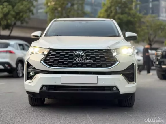 Toyota Innova Cross Hybrid 2025 - Odo 2.000km mới 99%