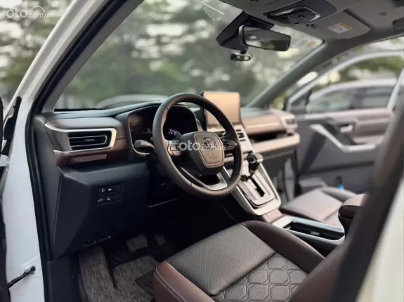 Toyota Innova Cross Hybrid 2025 - Odo 2.000km mới 99%