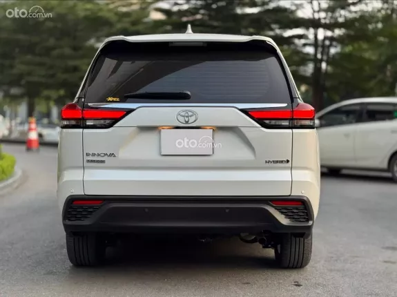 Toyota Innova Cross Hybrid 2025 - Odo 2.000km mới 99%