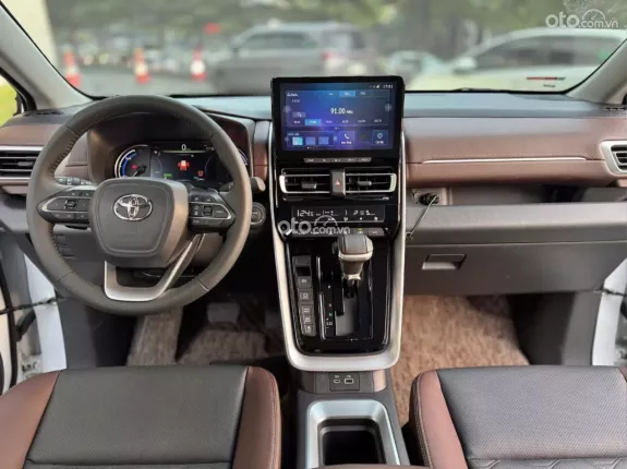 Toyota Innova Cross Hybrid 2025 - Odo 2.000km mới 99%