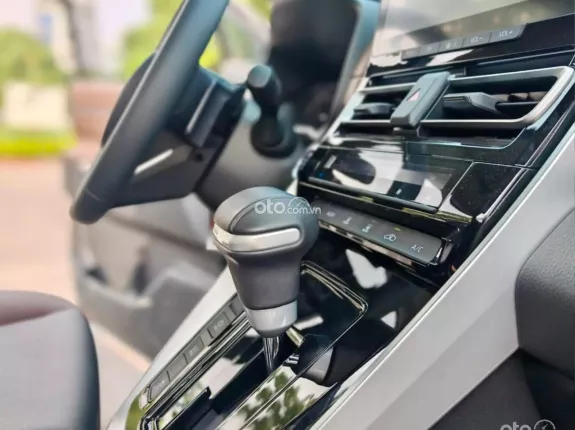 Toyota Innova Cross Xăng 2025 - Odo 7.000km như mới