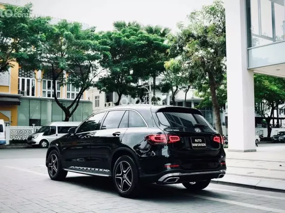 Mercedes-Benz GLC 300 4Matic V1 2022 - SUV cao cấp màu đen nội thất sang trọng
