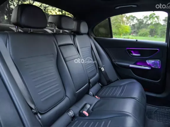 Mercedes-Benz GLC 300 4Matic 2022 - 1 viên duy nhất siêu đẹp - Odo cực ít