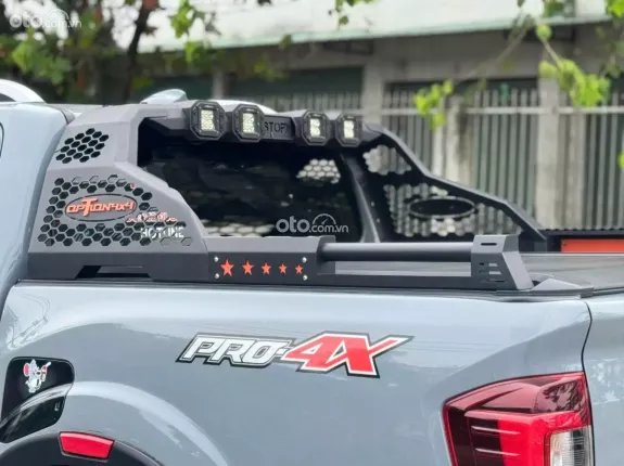 Nissan Navara NP300 VL 4x4 AT 2023 - Bán xe bán tải 4x4 đời 2023, màu xám sang trọng