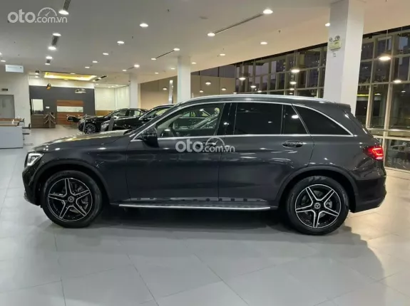 Mercedes-Benz GLC 300 4Matic 2022 - SUV cao cấp, odo thấp, nội thất như mới