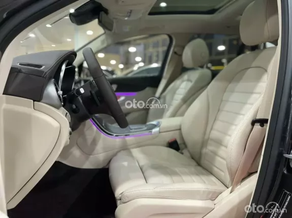Mercedes-Benz GLC 300 4Matic 2022 - SUV cao cấp, odo thấp, nội thất như mới