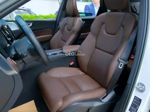Volvo XC60 B6 AWD Inscription 2022 - Động cơ mới Hybrid - Bản Đủ