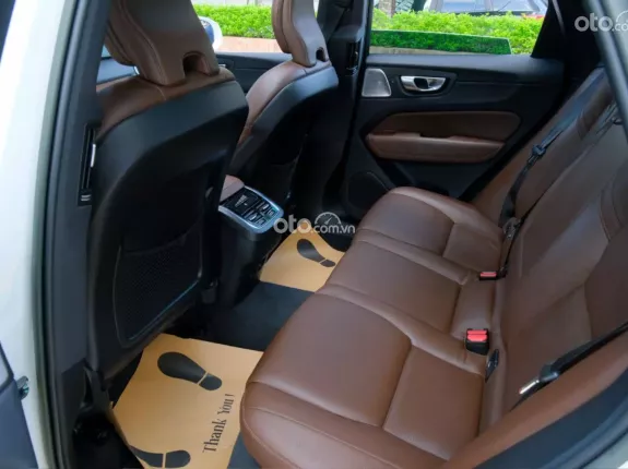 Volvo XC60 B6 AWD Inscription 2022 - Động cơ mới Hybrid - Bản Đủ