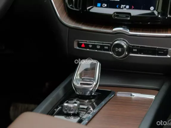Volvo XC60 B6 AWD Inscription 2022 - BH/BảoDưỡng Free 2029 - Bản Đủ-Hybrid