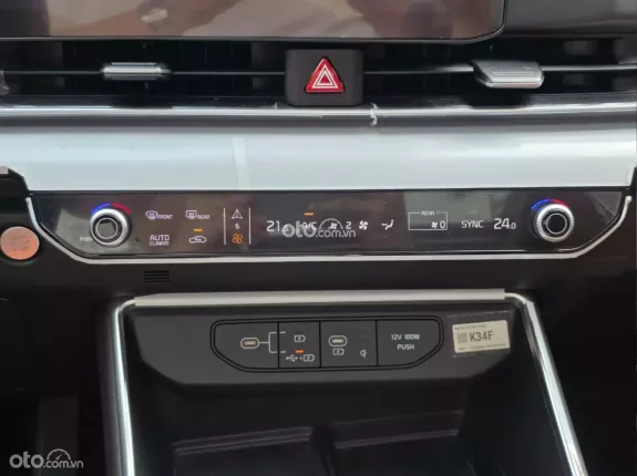 Kia Carnival 2.2D Signature 2024 - Check hãng theo yêu cầu của khách hàng