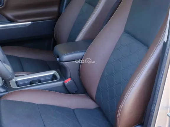 Toyota Corolla Cross 1.8 V  2024 - Giá 829 triệu