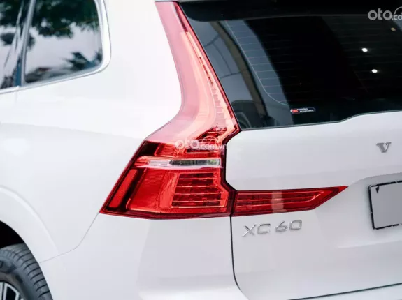 Volvo XC60 T8 AWD Recharge 2022 - Rẻ nhất thị trường
