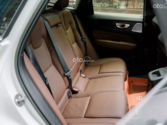 Volvo XC60 T8 AWD Recharge 2022 - Rẻ nhất thị trường