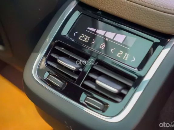 Volvo XC60 B6 AWD Inscription 2022 - Giá tốt thời điểm hiện tại