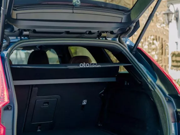 Volvo XC60 B6 Ultimate Bright 2023 - Đẳng cấp, sang trọng, an toàn