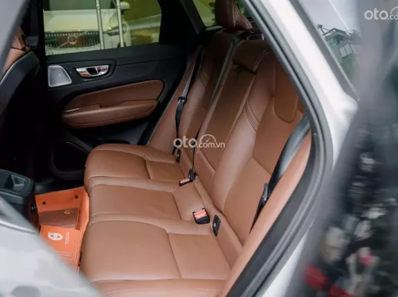 Volvo XC60 T8 AWD Recharge 2022 - Rẻ nhất thị trường