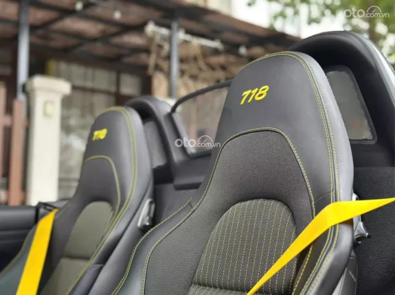 Porsche 718 Boxster T 2022 - Siêu phẩm mui trần cực hiếm tại Việt Nam