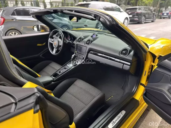 Porsche 718 Boxster T 2022 - Siêu phẩm mui trần cực hiếm tại Việt Nam