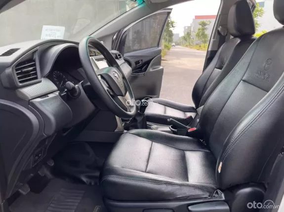 Toyota Innova 2.0 Venturer AT 2019 - Toyota 2019. 2.0, MT. 8v