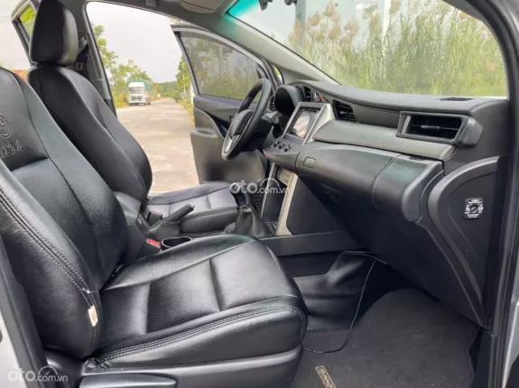 Toyota Innova 2.0 Venturer AT 2019 - Toyota 2019. 2.0, MT. 8v