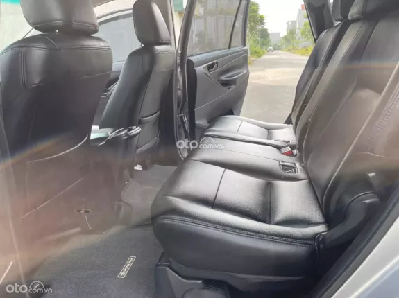 Toyota Innova 2.0 Venturer AT 2019 - Toyota 2019. 2.0, MT. 8v