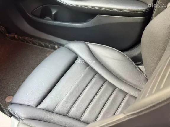 Mercedes-Benz C250 Exclusive 2018 - Odo 9v miles, xe cực đẹp