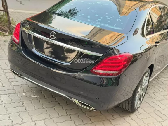Mercedes-Benz C250 Exclusive 2018 - Odo 9v miles, xe cực đẹp