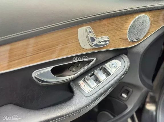 Mercedes-Benz C250 Exclusive 2018 - Odo 9v miles, xe cực đẹp