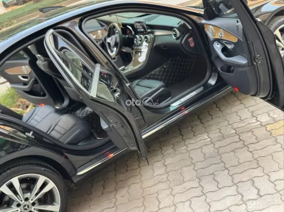 Mercedes-Benz C250 Exclusive 2018 - Odo 9v miles, xe cực đẹp