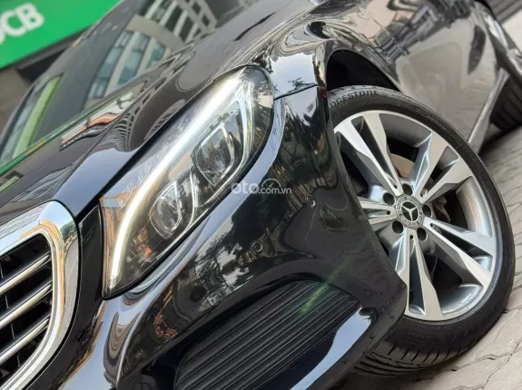 Mercedes-Benz C250 Exclusive 2018 - Odo 9v miles, xe cực đẹp