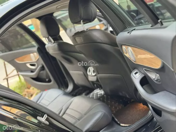 Mercedes-Benz C250 Exclusive 2018 - Odo 9v miles, xe cực đẹp