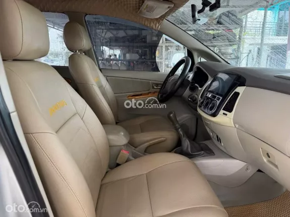 Toyota Innova 2.0G 2011 - Xe gia đình sử dụng, bảo dưỡng định kỳ, giá tốt