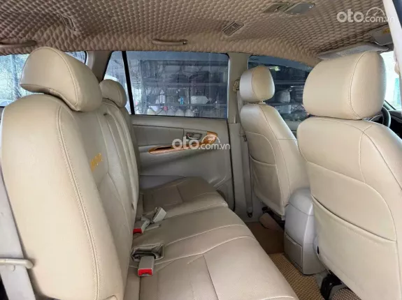 Toyota Innova 2.0G 2011 - Xe gia đình sử dụng, bảo dưỡng định kỳ, giá tốt